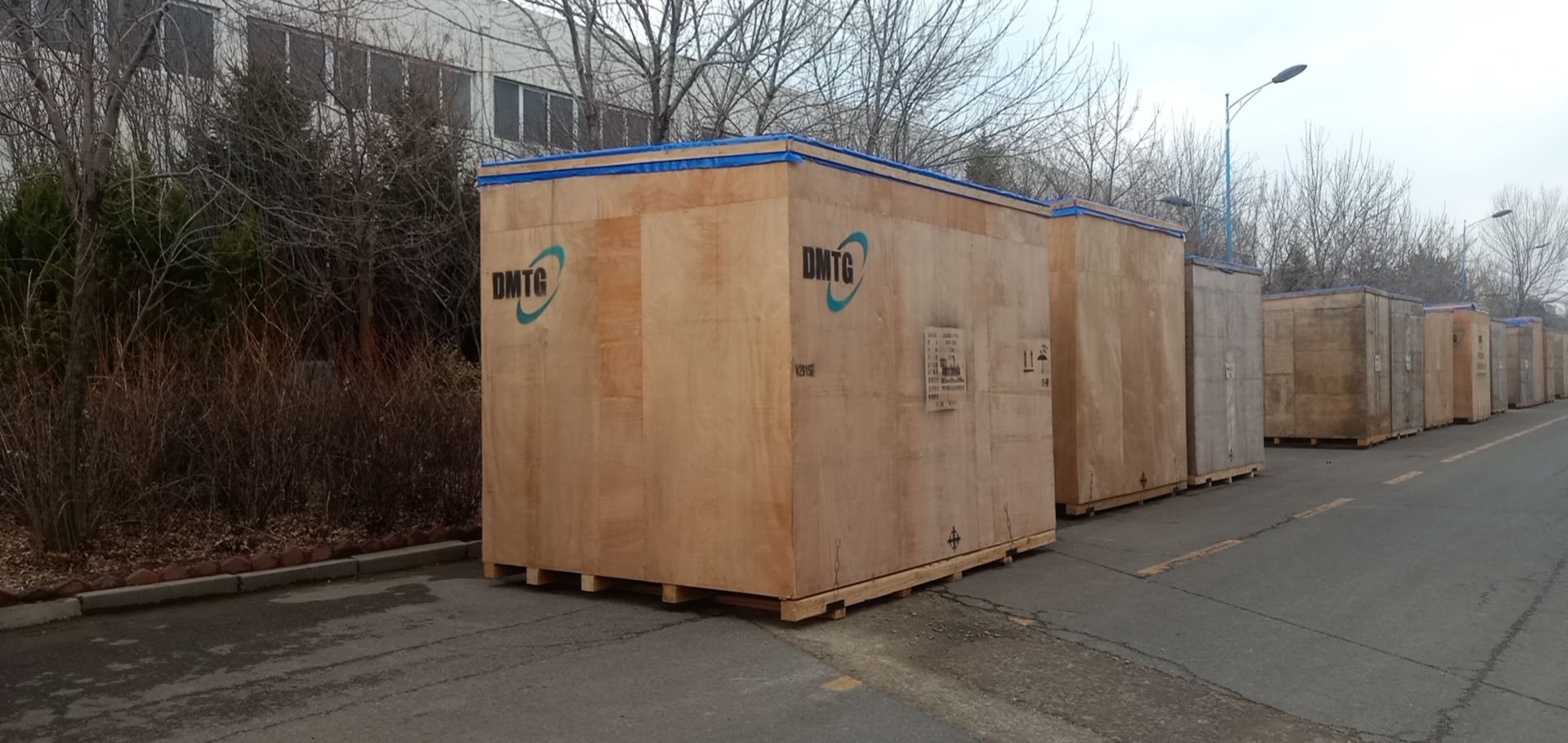 What is inspection-free wooden box